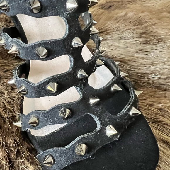 Black cage heels with silver stud details! Size 8/12. - Picture 5 of 7